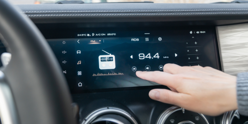 Stock vs Aftermarket Vehicle Head Units